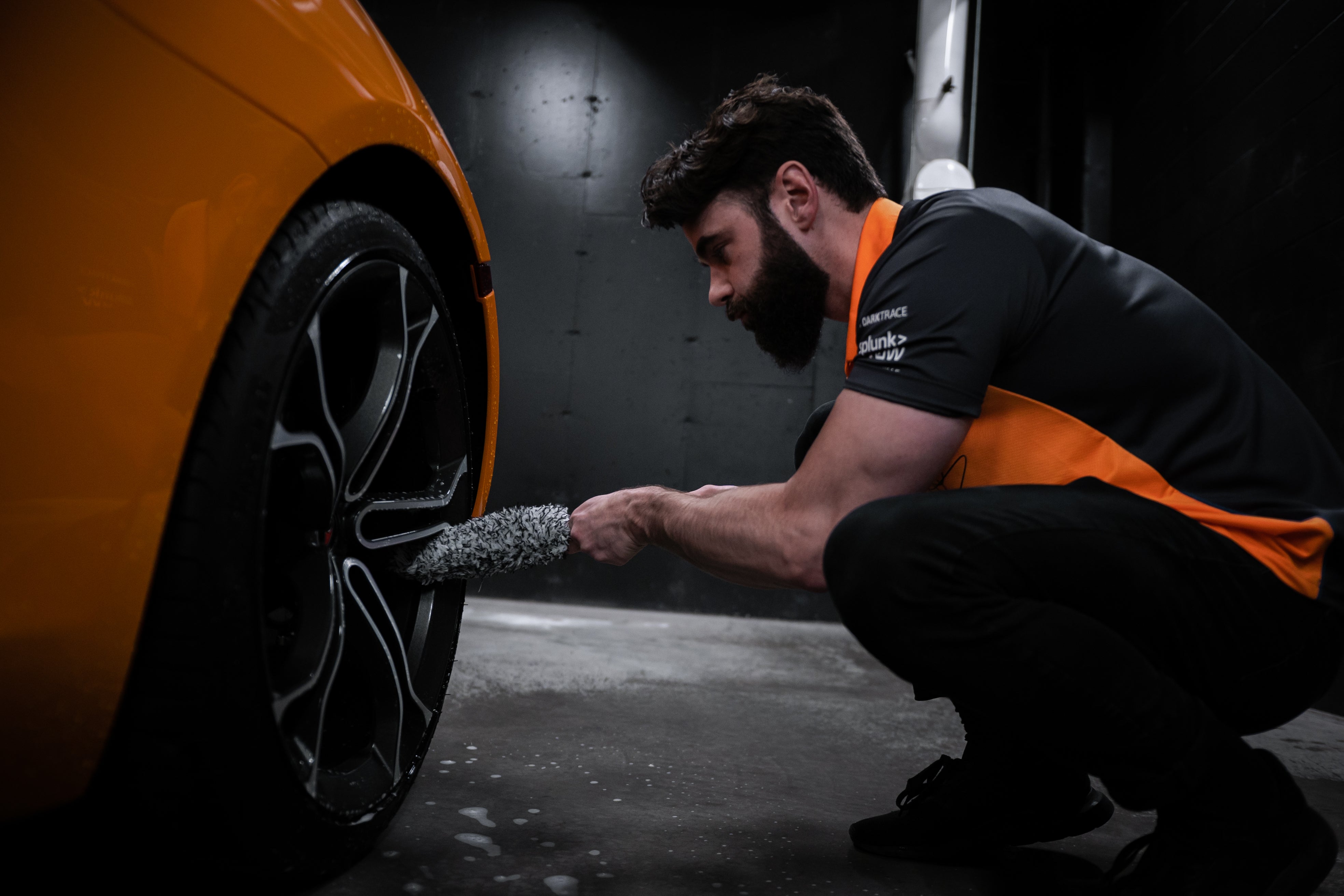 Red Wheel Cleaner 32